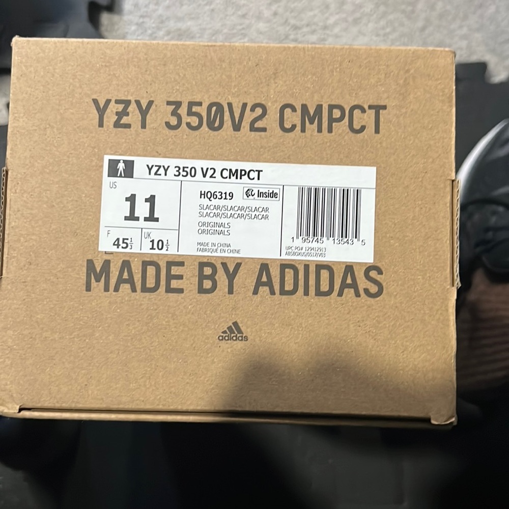 Adidas Yeezy 350 V2 CMPCT SLATE CARBON SIZE 11, used, good condition